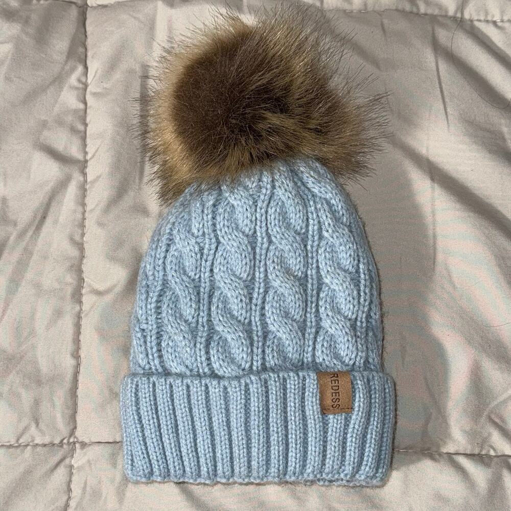 Redess Womens Pompom Blue Beanie Fleece Lined Winter Hat Cable‎ Knit NWOT